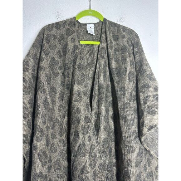 Woolrich Bohemian Leopard Print Cozy Blanket Wrap Poncho One Size - Picture 3 of 11